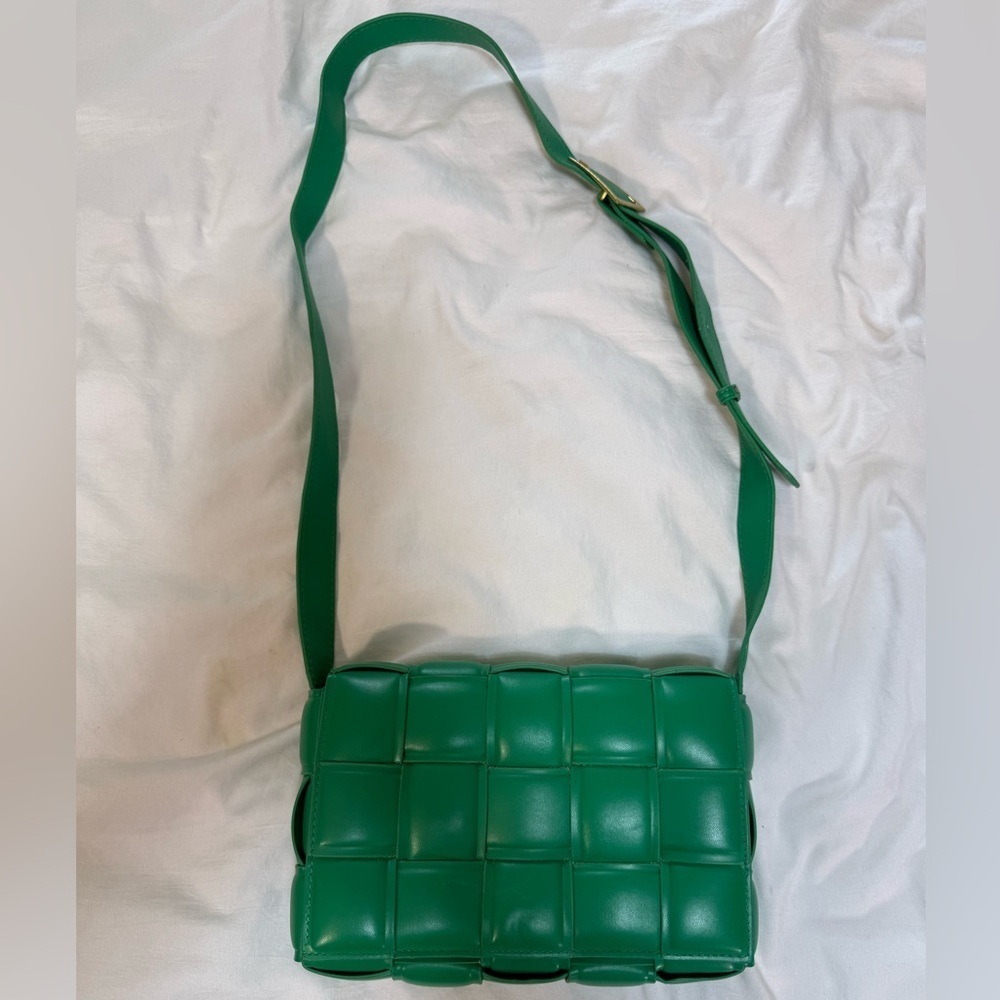 Green Woven Leather Shoulder Bag with Gold Accents - Picture 5 of 11